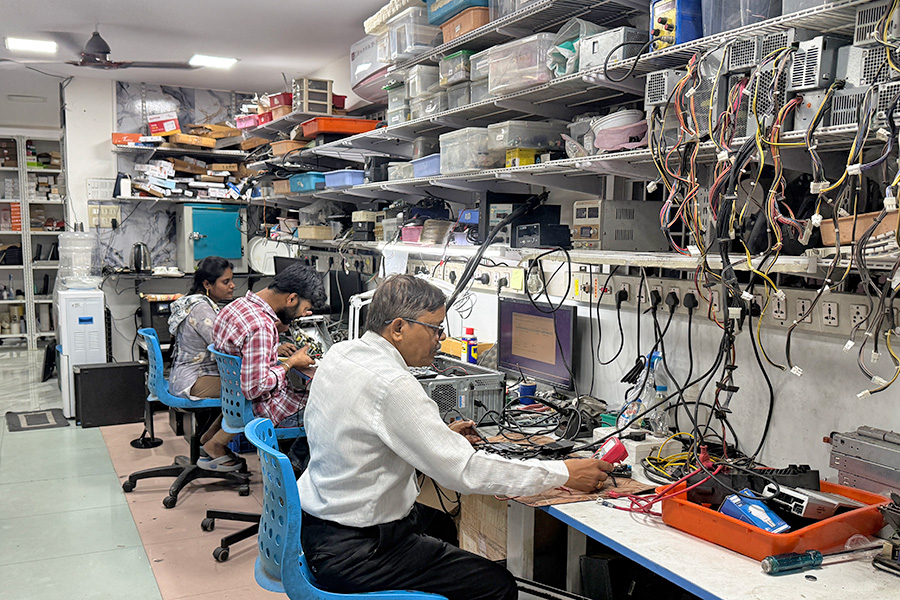Ram Hi-Tech office